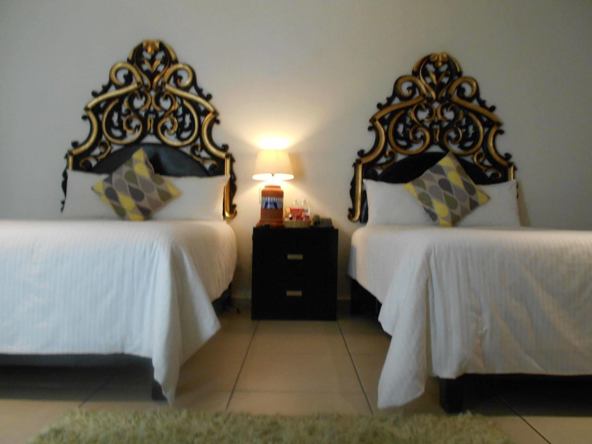 Hotel Expres By Hosting House موروليا المظهر الخارجي الصورة