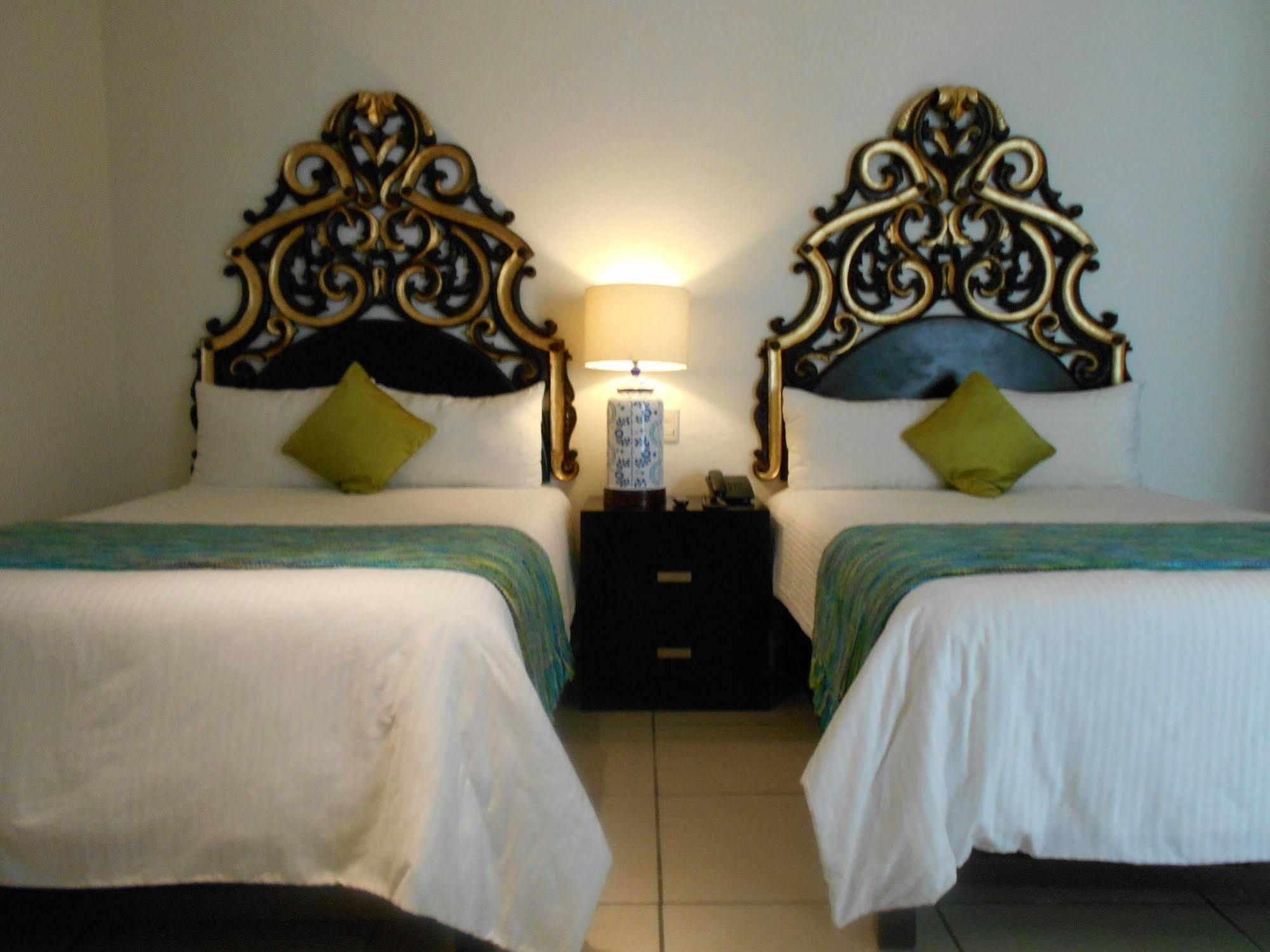 Hotel Expres By Hosting House موروليا المظهر الخارجي الصورة