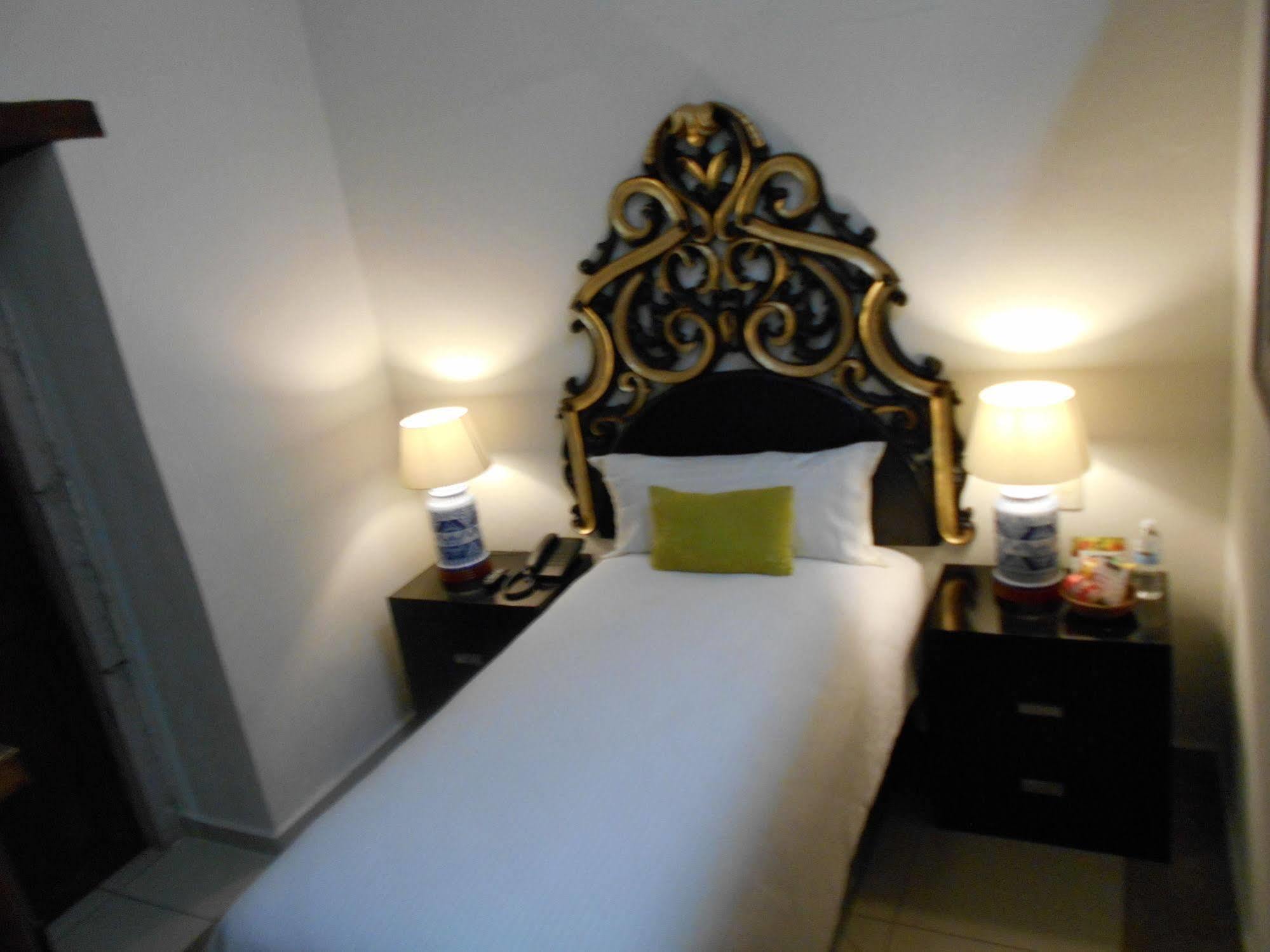 Hotel Expres By Hosting House موروليا المظهر الخارجي الصورة